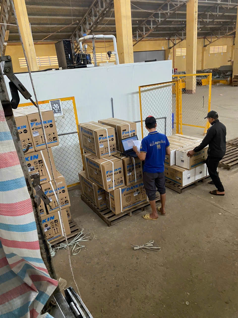 Giá dịch vụ chuyển kho xưởng phù hợp