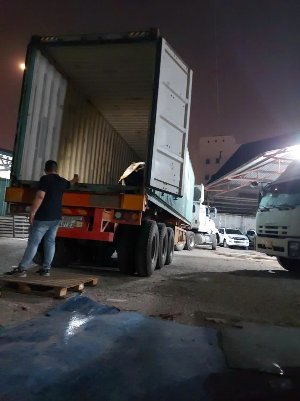 Chuyển kho xưởng tại vĩnh long bằng xe container