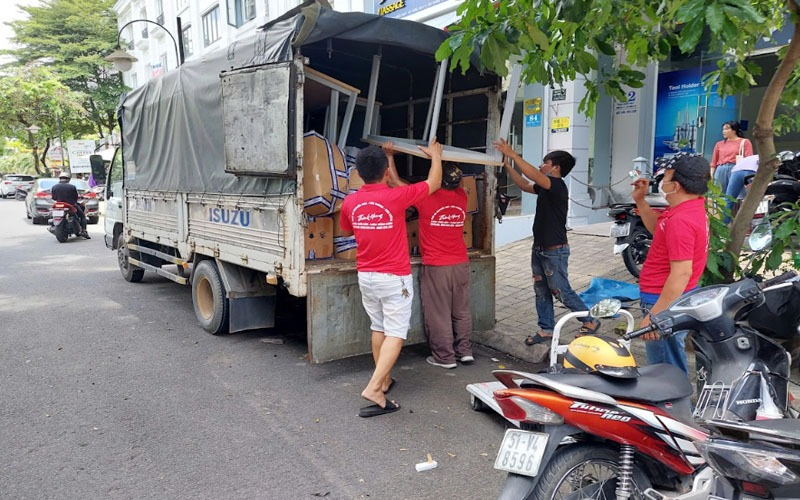 Tác phong làm việc ngăn nắp giúp quá trình dọn nhà diễn ra nhanh chóng, hiệu quả
