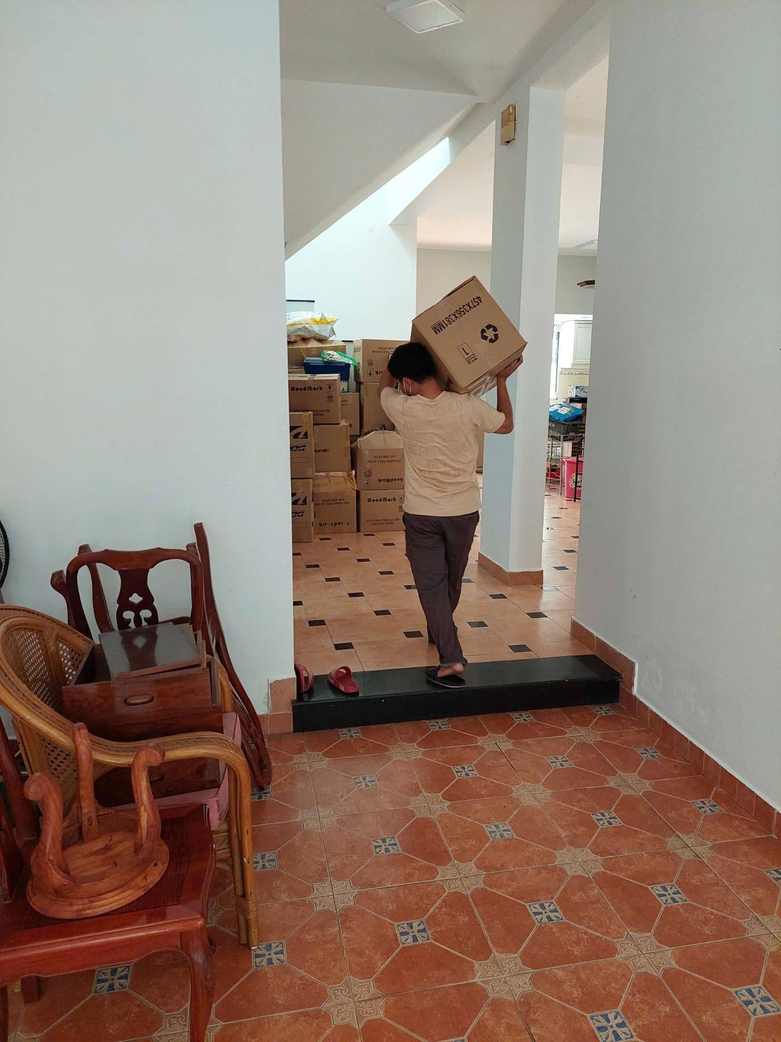Di dời nội thất, bàn ghế module và thiết bị phòng họp