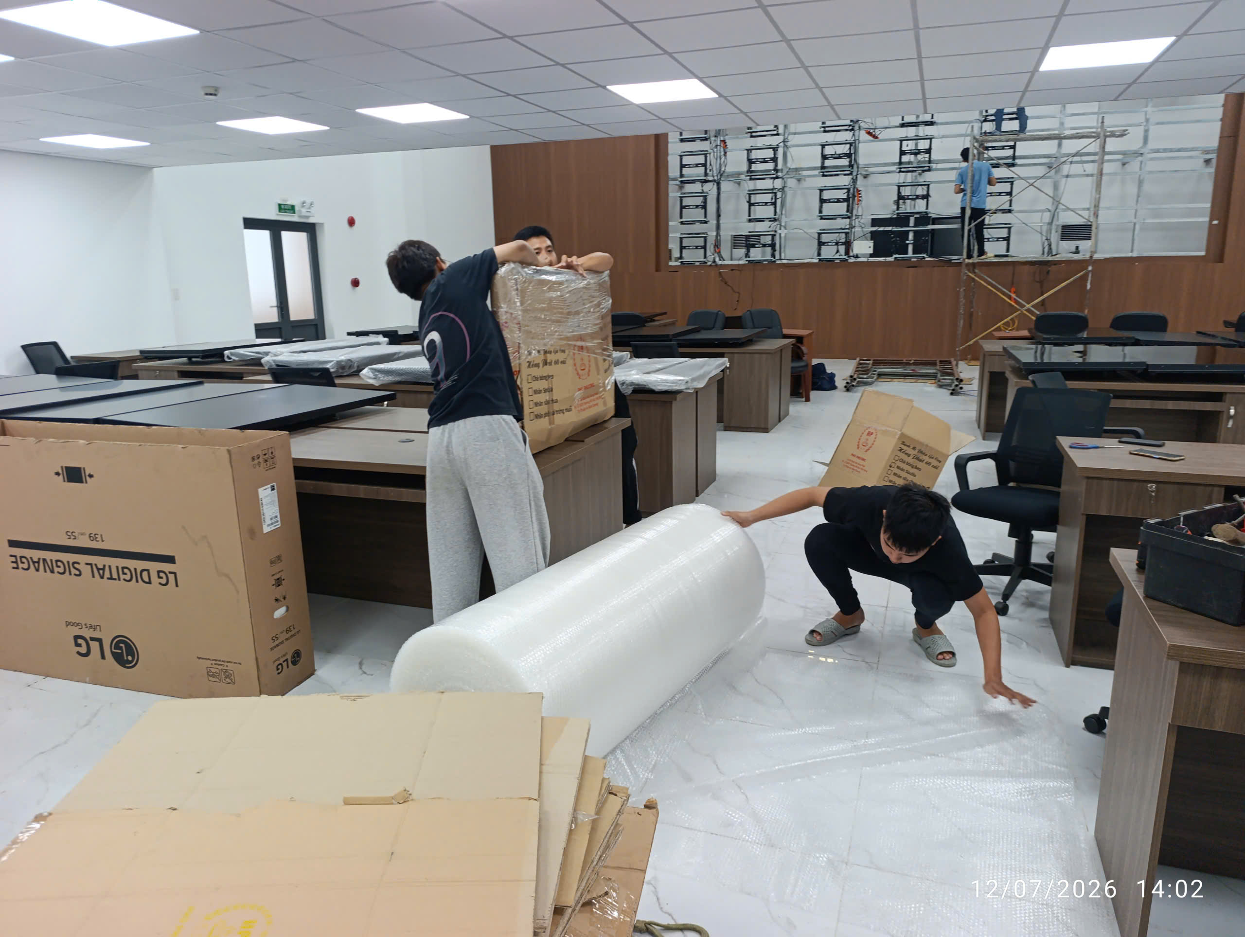 Hỗ trợ đóng gói, tháo lắp trọn gói